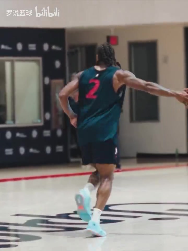 快船训练精华哈登小卡保罗秀跳投祖巴茨小琼斯飞身炸扣